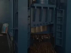 مركبات النفايات الهيدروليكية قشر القماش للنفايات المعدنية للسيارات محطات إعادة التدوير